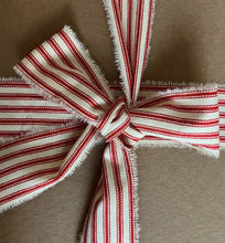 Load image into Gallery viewer, Ribbon// candy cane
